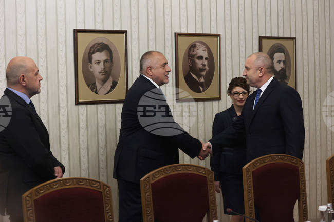 Румен Радев - ГЕРБ-СДС - консултации