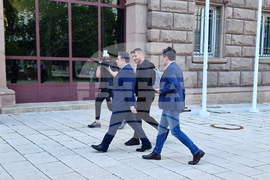 „Продължаваме промяната” - консултации - президент - пристигане