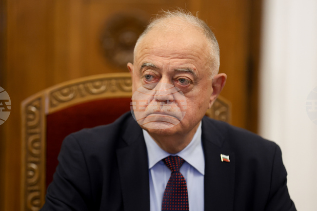 Назначеният и.ф. председател на ДАНС Станчо Станев е с отнет достъп до класифицирана информация през 2013 г., написа Атанас Атанасов 