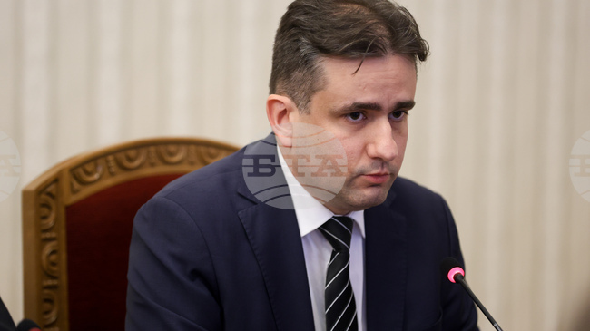 От „Да, България“ ще поискат изслушване във временната правна комисия на Теодора Георгиева, Бойко Борисов и Емилия Русинова