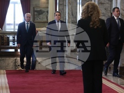 „Продължаваме промяната“- президент - консултации