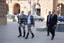 Президент - консултации - „Възраждане“ - пристигане