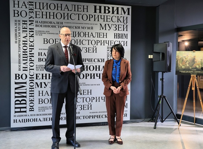МО: Заместник-министърът на отбраната Йордан Божилов откри изложба, посветена на 110 години НВИМ