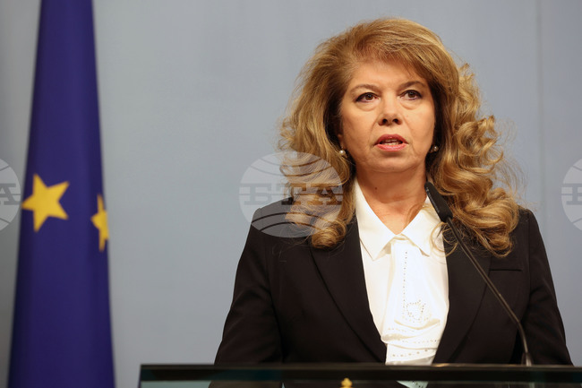Развитието на политическата ситуация в България и създаването на редовно правителство обсъдиха президентът Илияна Йотова и посланици