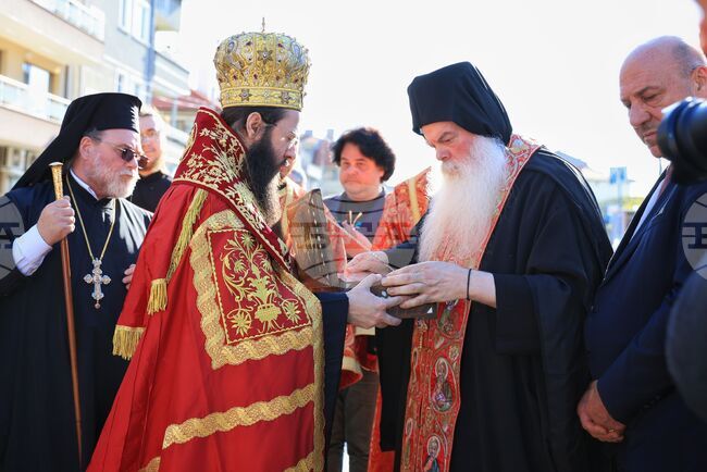 Поморие посрещна мощите на свети Георги Победоносец