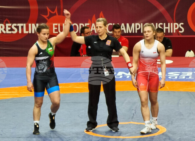 Биляна Дудова ще спори за бронза на Световното първенство по борба в Загреб