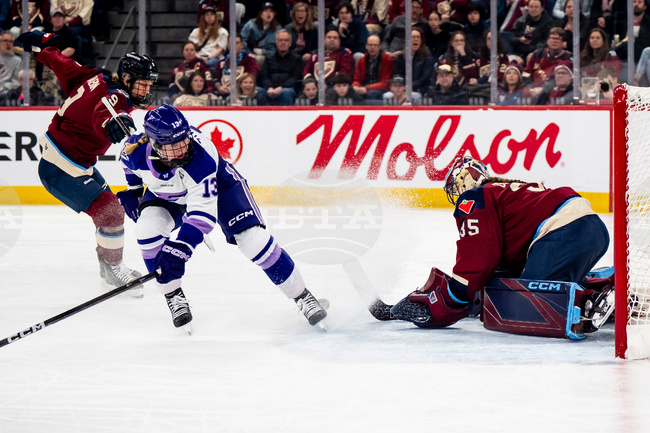 PWHL Frost Victoire Hockey
