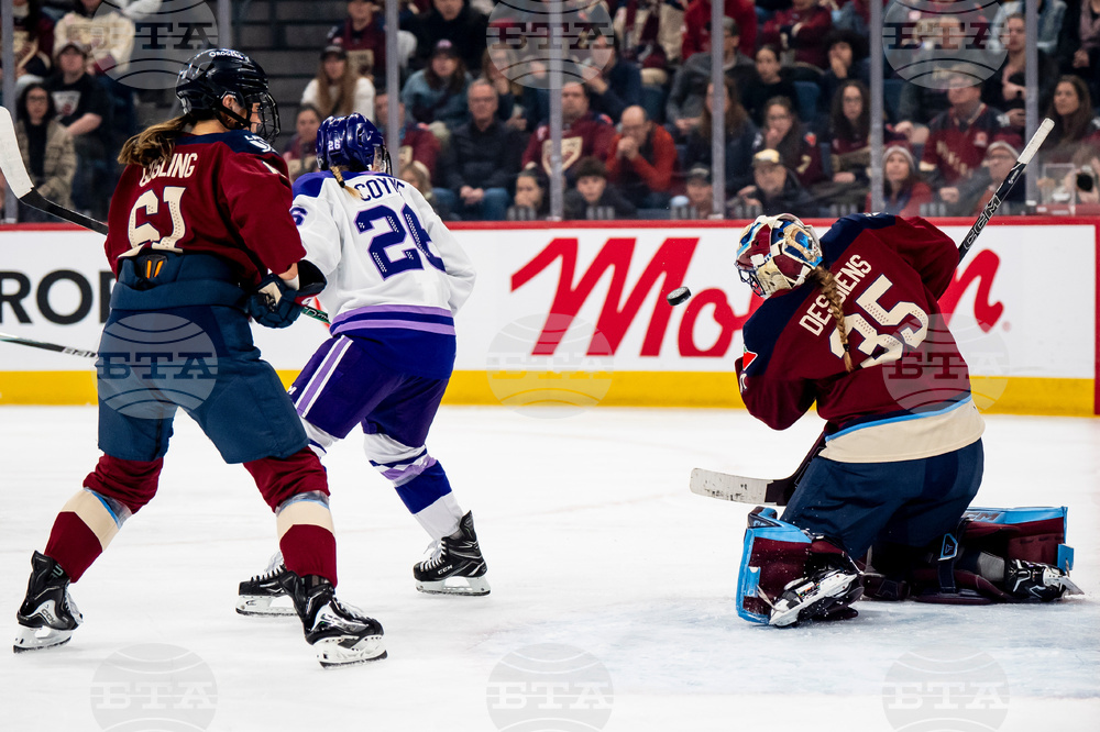 PWHL Frost Victoire Hockey