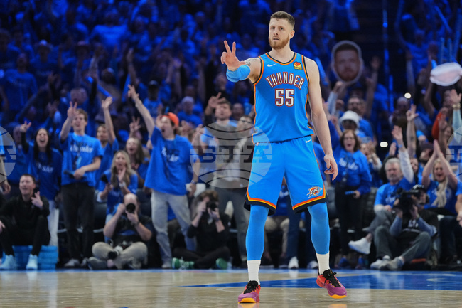 APTOPIX Lakers Thunder Basketball