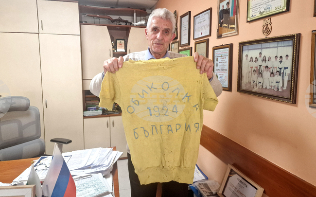 Long-time Cyclist Preserves Century-old Historic Jersey from First Tour of Bulgaria