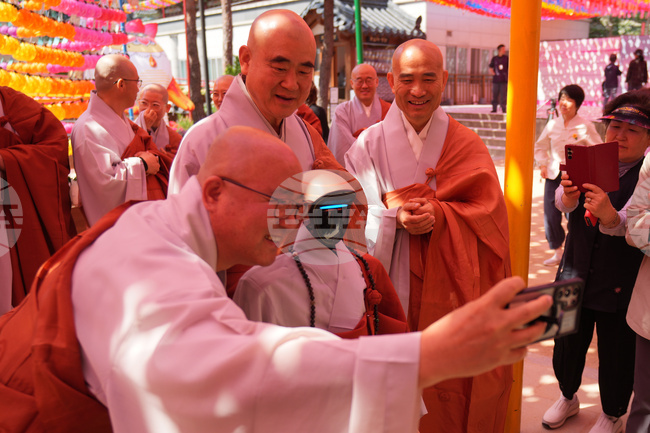 South Korea Buddhism Robot