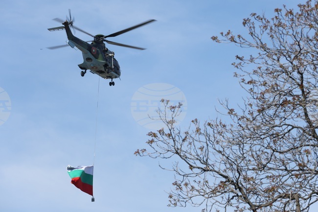 С прелитането на вертолет с националното знаме започна водосветът по повод 6 май