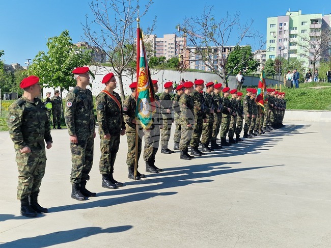 Втора Тунджанска механизирана бригада отбеляза 6 май с тържествен водосвет на бойните знамена