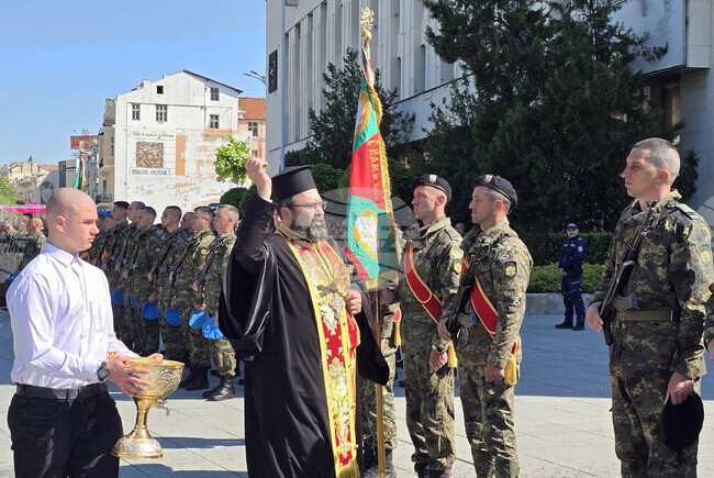 Пловдив отбеляза Деня на храбростта и празник на Българската армия с концерт и водосвет