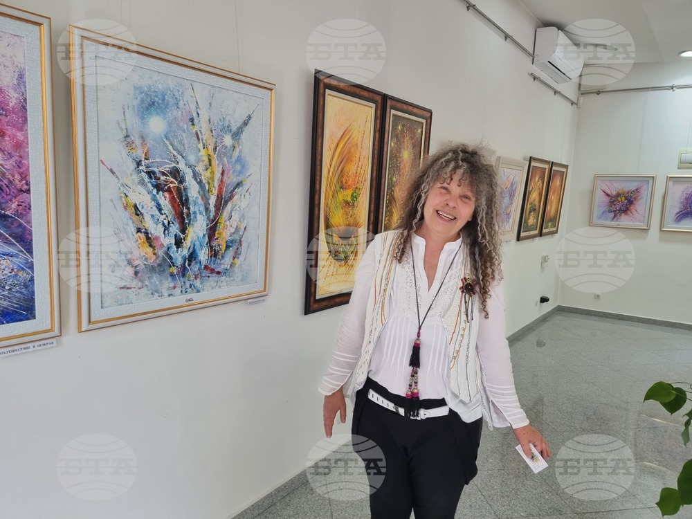 Пловдивската художничка Снежана Генева откри самостоятелна изложба в Хасково
