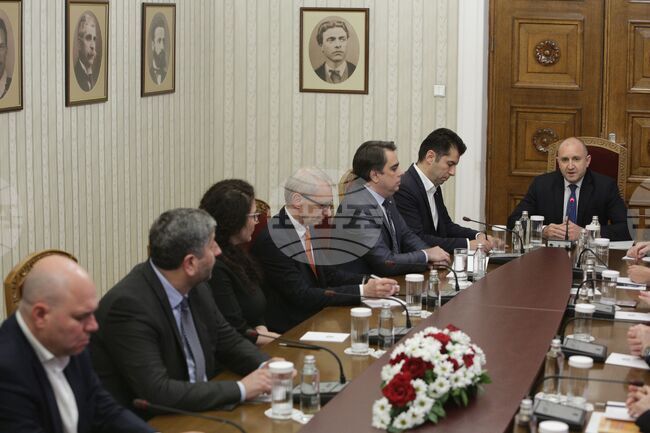 Румен Радев - Продължаваме промяната - Демократична България - консултации