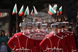 Президентство - тържествена смяна на почетния гвардейски караул