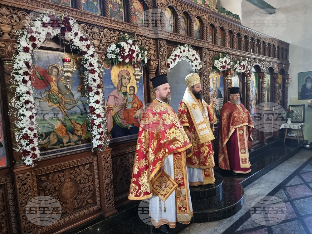 Победата на св. Георги е истинска, защото не е над хората, а над греха, страха и смъртта, каза Смоленският епископ Висарион 