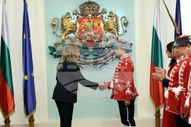 Илияна Йотова - ученически гвардейски отряди