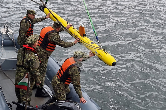 Колкото и да са модерни апаратите, човекът остава водещият фактор във военния флот, смята кап. I ранг Лъчезар Иванов