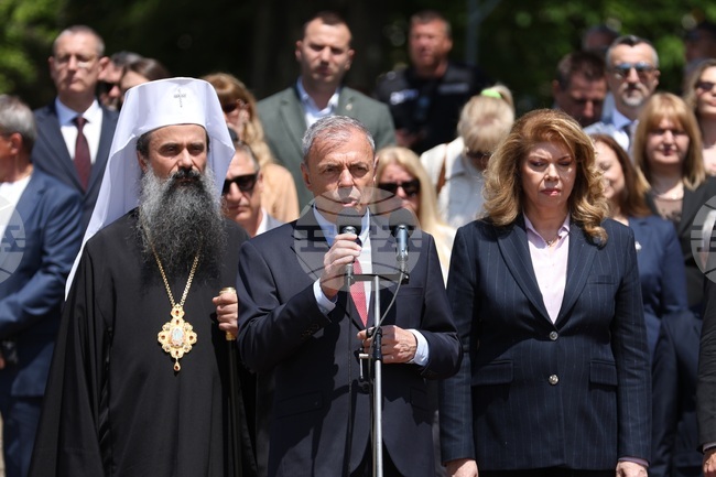 April Uprising Rebels Were Prototype of Bulgarian Armed Forces, Education Minister Says