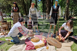 Радомир - алея на занаятите - „Заедно на Гергьовден“