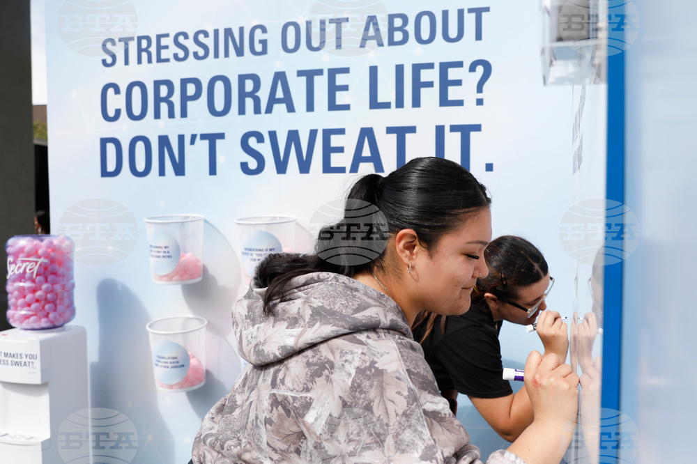 Secret Deodorant Fresher Under Pressure College Activation
