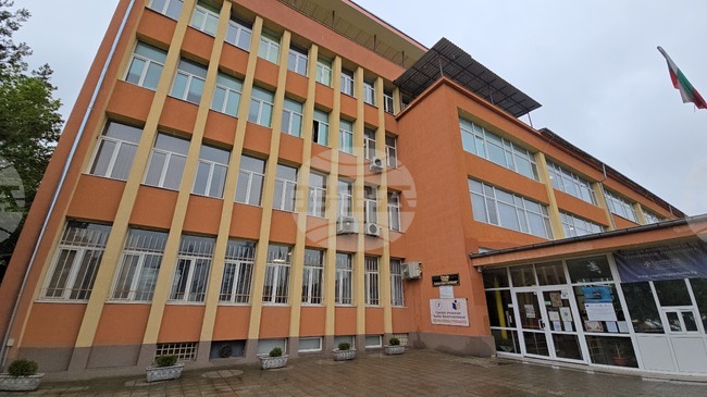 Общинският съвет в Луковит актуализира списъка на средищните детски градини и училища за учебната 2026/2027 година