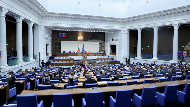 Промените в Закона за защита на потребителите и в Закона за съдебната власт влизат на първо четене в пленарната зала
