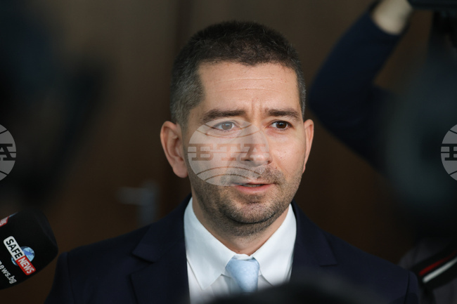 Не подкрепихме комисията за разследване на Делян Пеевски, защото тя по същество е една говорилня, каза Слави Василев от „Прогресивна България“ 