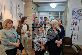 Търговище - изложба - „Следи от цветове“