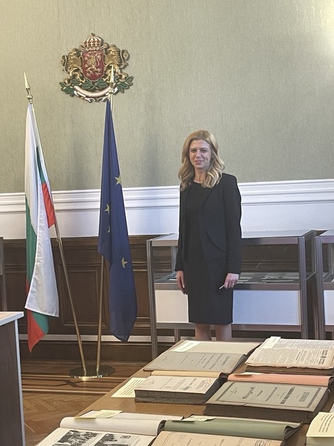 Кабинетът на Пеевски с герба е читалня от днес, съобщи Председателят на Народното събрание Михаела Доцова