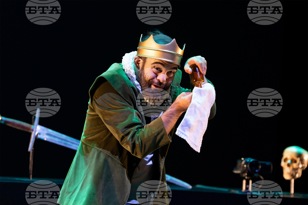 Theater - Hamlet Everywhere