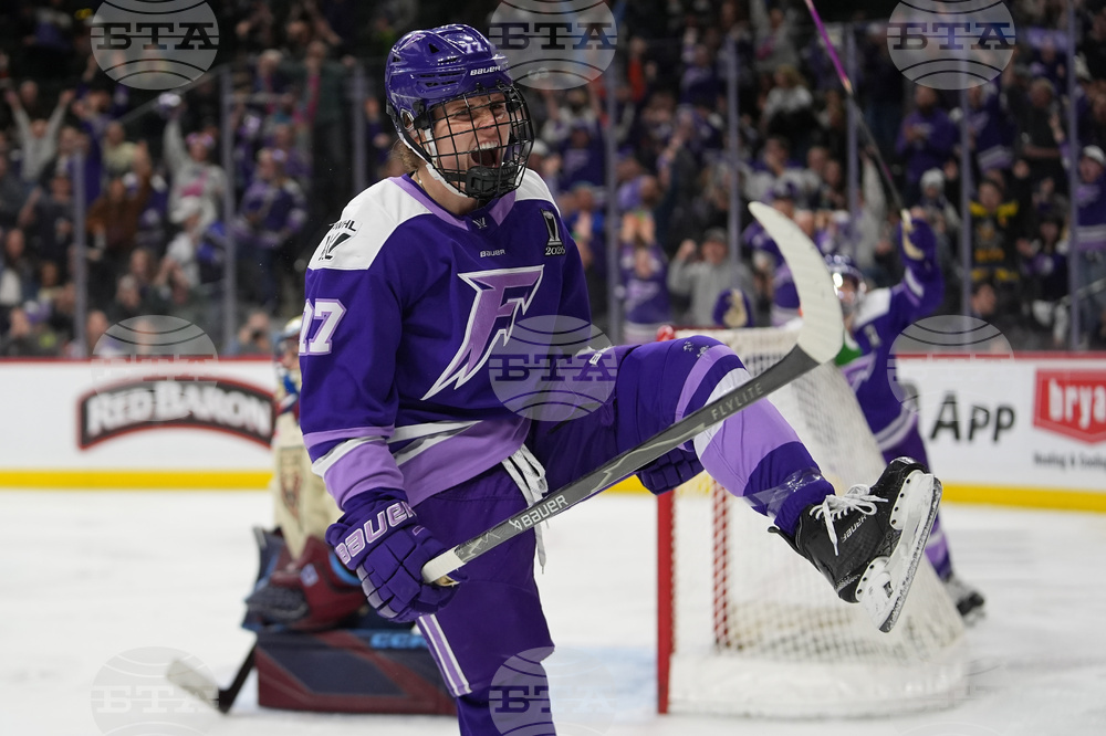 PWHL Frost Victoire Hockey