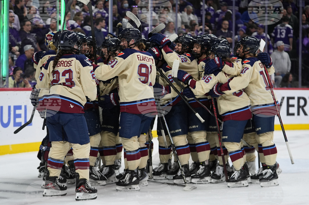 PWHL Frost Victoire Hockey