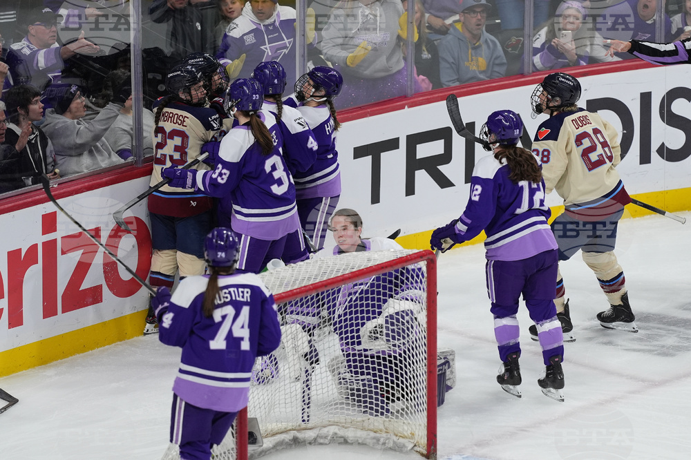 PWHL Frost Victoire Hockey