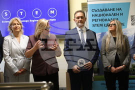 Пловдив - Откриване на лаборатории по физика, химия, биология, информатика и роботика