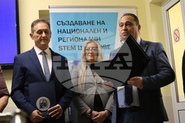 Пловдив - Откриване на лаборатории по физика, химия, биология, информатика и роботика
