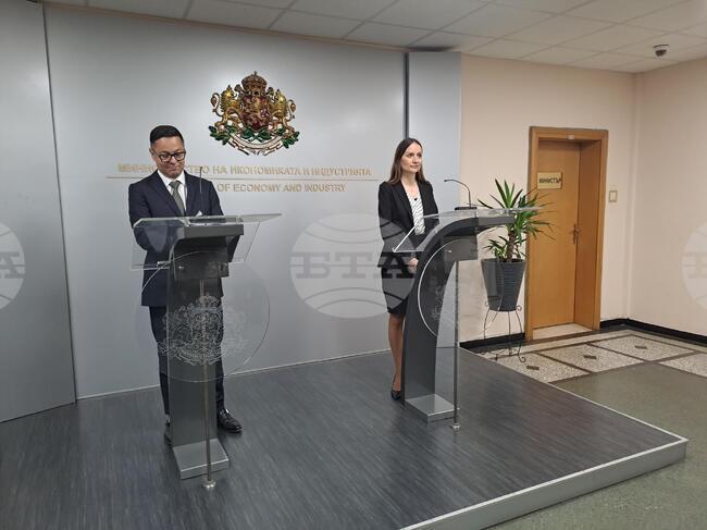 Борбата с инфлацията при храните е сред основните приоритети за вицепремиера и икономически министър Александър Пулев