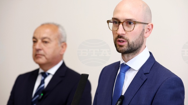 Подадохме сигнал до БНБ относно отпуснати кредити от ББР, обяви Георги Клисурски при предаването на поста финансов министър