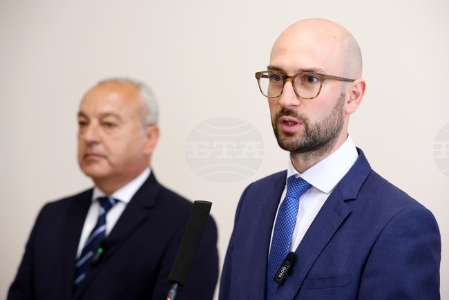 Подадохме сигнал до БНБ относно отпуснати кредити от ББР, обяви Георги Клисурски при предаването на поста финансов министър