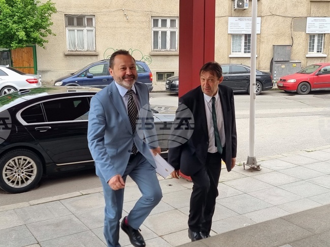 Новият регионален министър ще посети района на свлачището, което отнесе участък от пътя Смолян - Пампорово, след като бъде готов анализ на ситуацията