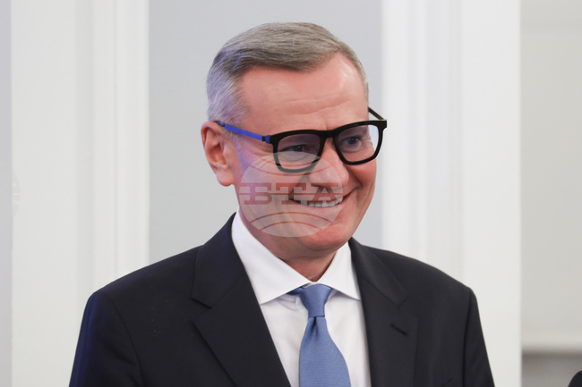 Culture Minister Vows to Do Everything in His Power to Welcome Dara Back to Bulgaria in Appropriate Manner