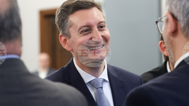 Изкуственият интелект трябва да бъде превърнат в двигател за ускорен икономическия растеж и модернизацията на администрацията, заяви министър Иван Василев на форум 