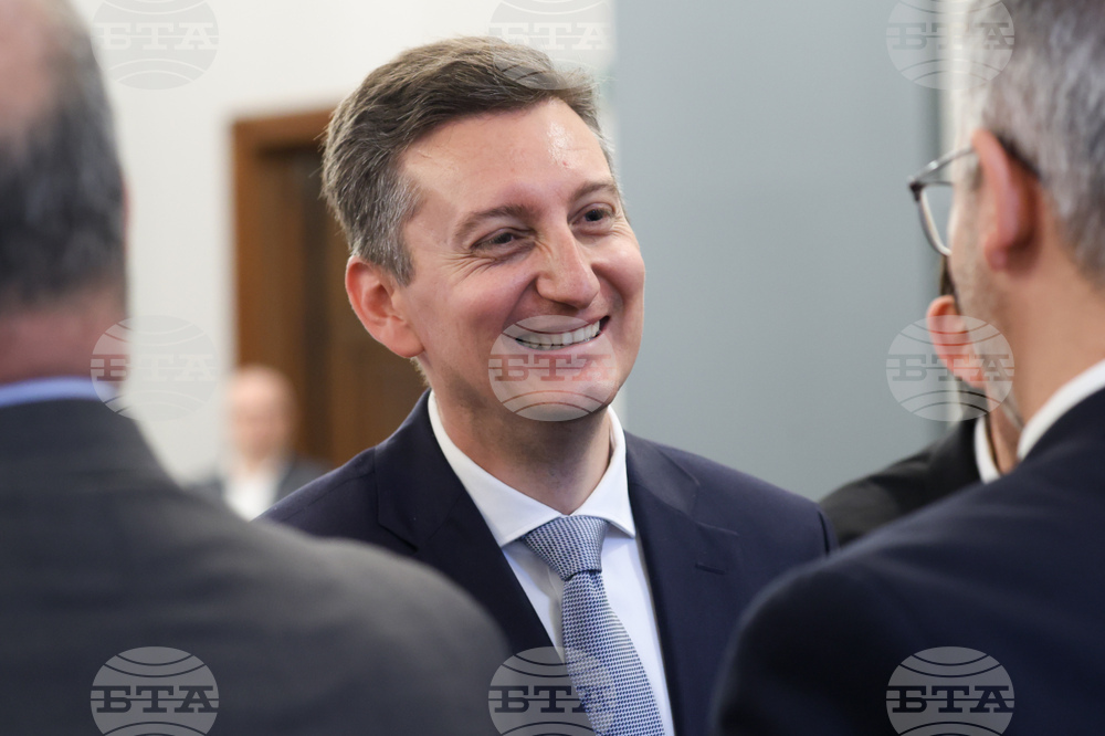 Изкуственият интелект трябва да бъде превърнат в двигател за ускорен икономическия растеж и модернизацията на администрацията, заяви министър Иван Василев на форум 