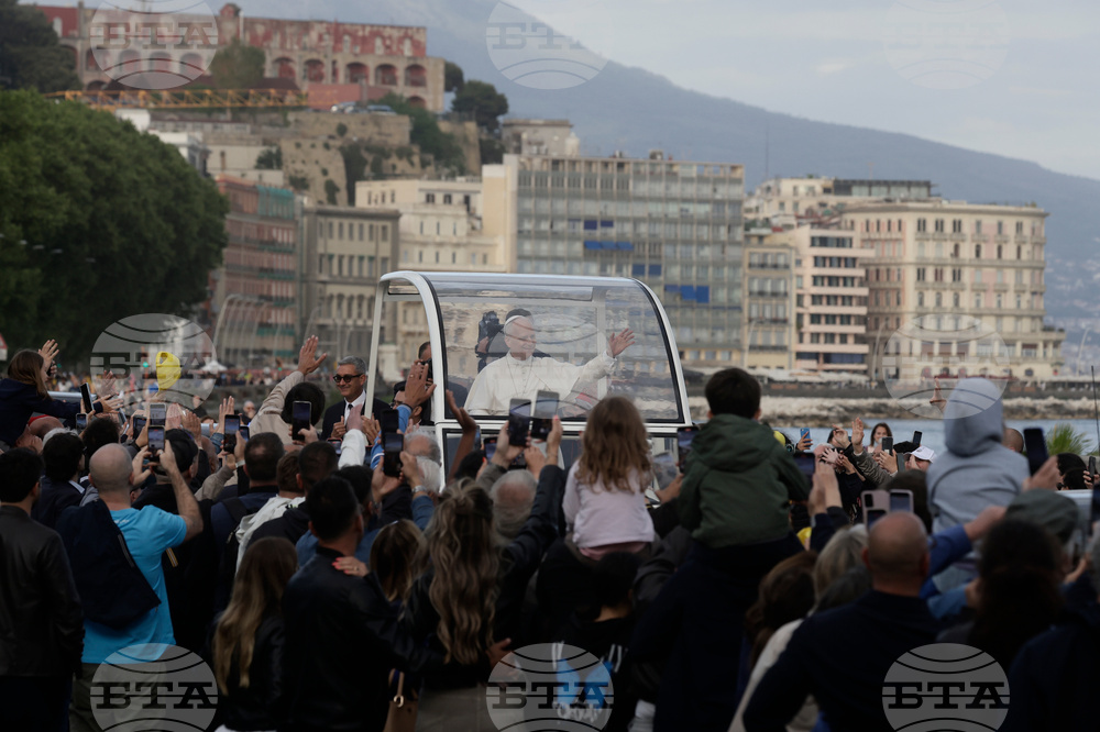 Italy Pope Naples