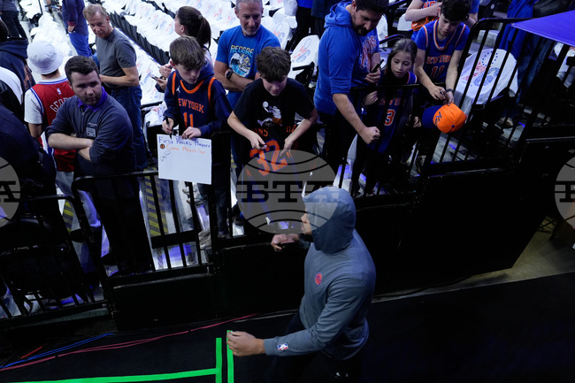 Knicks 76ers Basketball