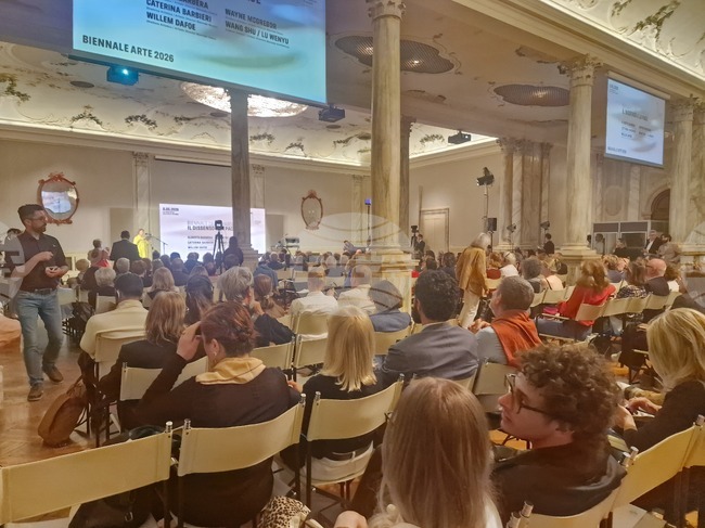 Екипът на Венецианското биенале организира вечер под надслов „Биенале на словото / Несъгласието и мирът“ 