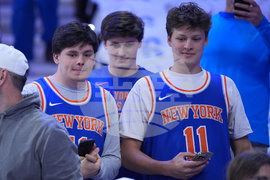 Knicks 76ers Basketball