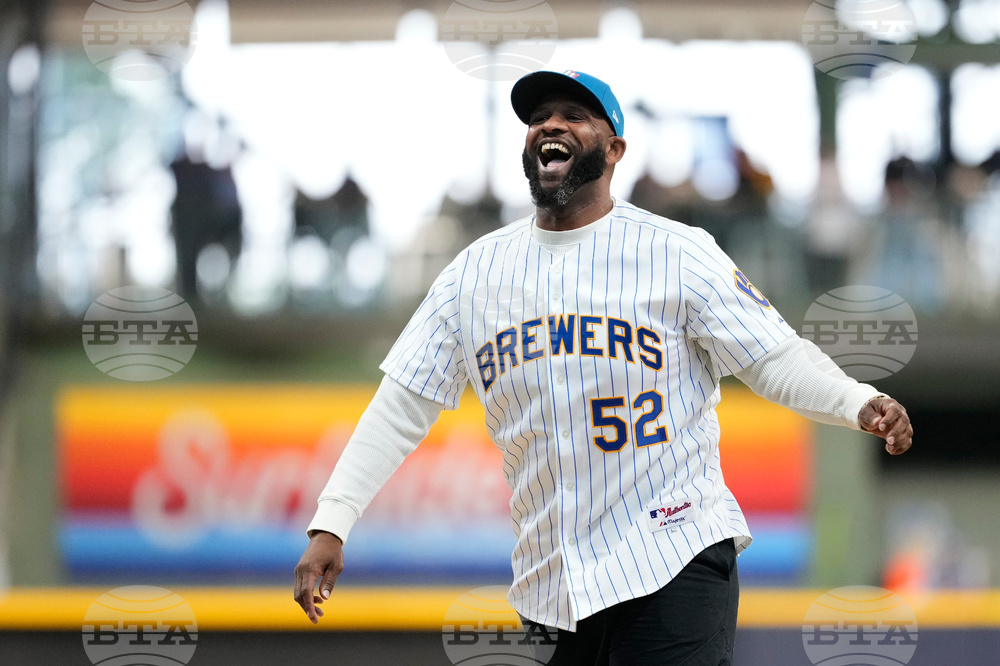 Yankees Brewers Baseball